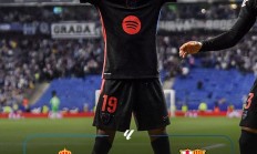 世俱杯:国内三冠王！巴萨2-0击败西班牙人，提前两轮捧起西甲联赛冠军