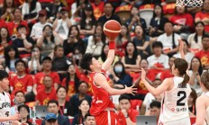 世俱杯平台下载:“双塔”闪光 中国女篮热身赛击败日本队